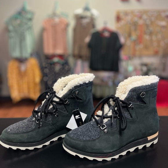 Sorel Booties - Picture 1 of 6
